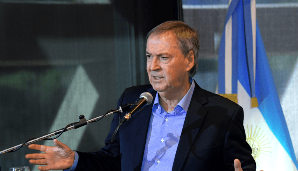 Schiaretti demoró su jura y ordenó respaldar a Scaglia en la disputa con Pichetto por la jefatura del&nbsp;bloque