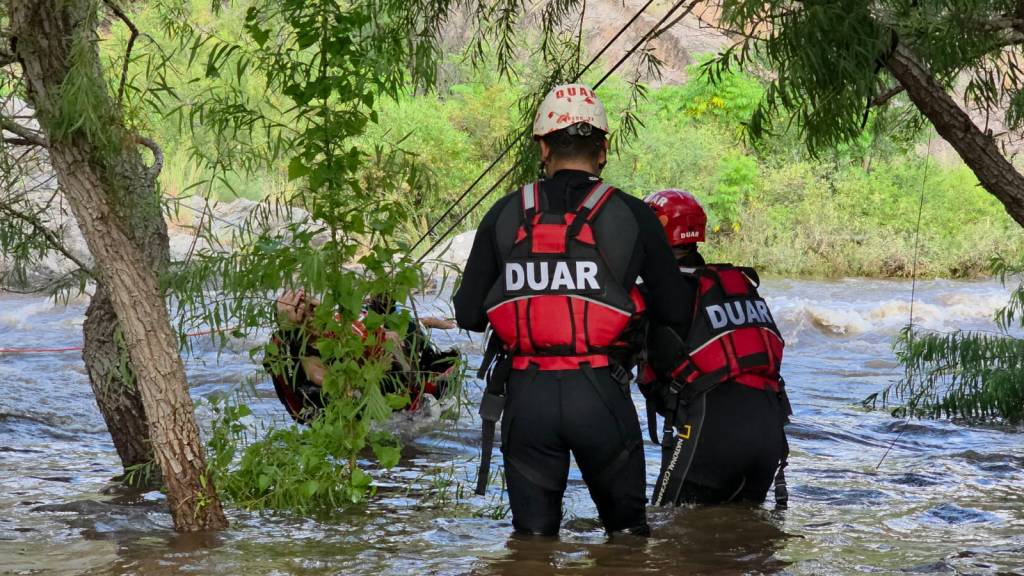 Auxilio en el agua: ocho personas salvadas tras la crecida del&nbsp;río