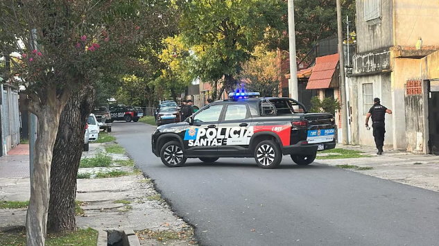 Hallan un presunto artefacto explosivo con mensaje narco en una escuela de&nbsp;Rosario