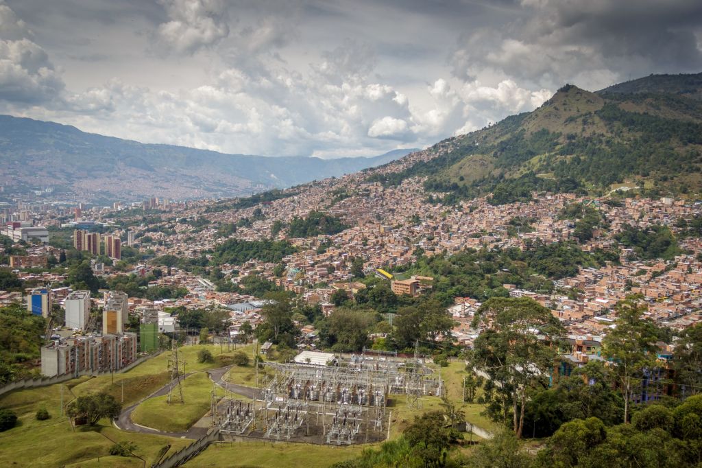 Colombia elige entre centroizquierda y ultraderecha en definitiva&nbsp;balotaje
